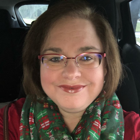 Meet your Posher, Cynthia - Picture 1 of 1